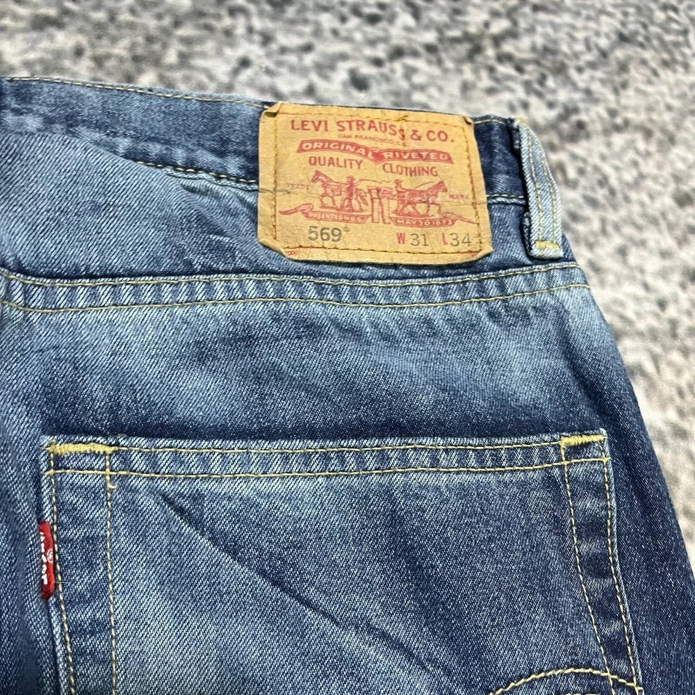 Levi's 569 Loose Straight Jeans 31x34 Blue Vintage‎ 2000s Baggy Wide Leg Grunge